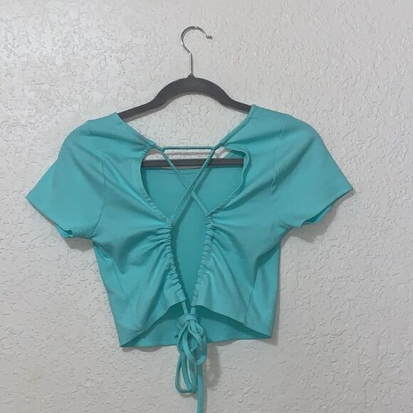 Wild fable light blue open back crop top - Picture 2 of 16